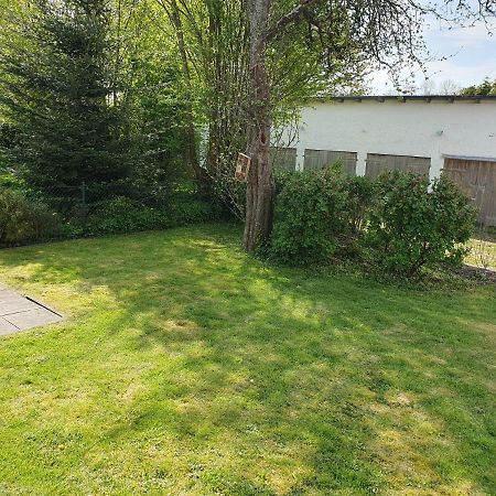 Charmante Haushaelfte Mit Garten Und Terrasse Flensburg Exterior foto