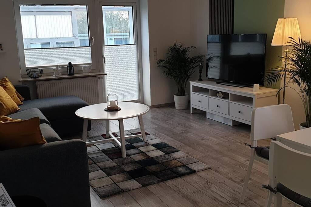 Charmante Haushaelfte Mit Garten Und Terrasse Flensburg Exterior foto